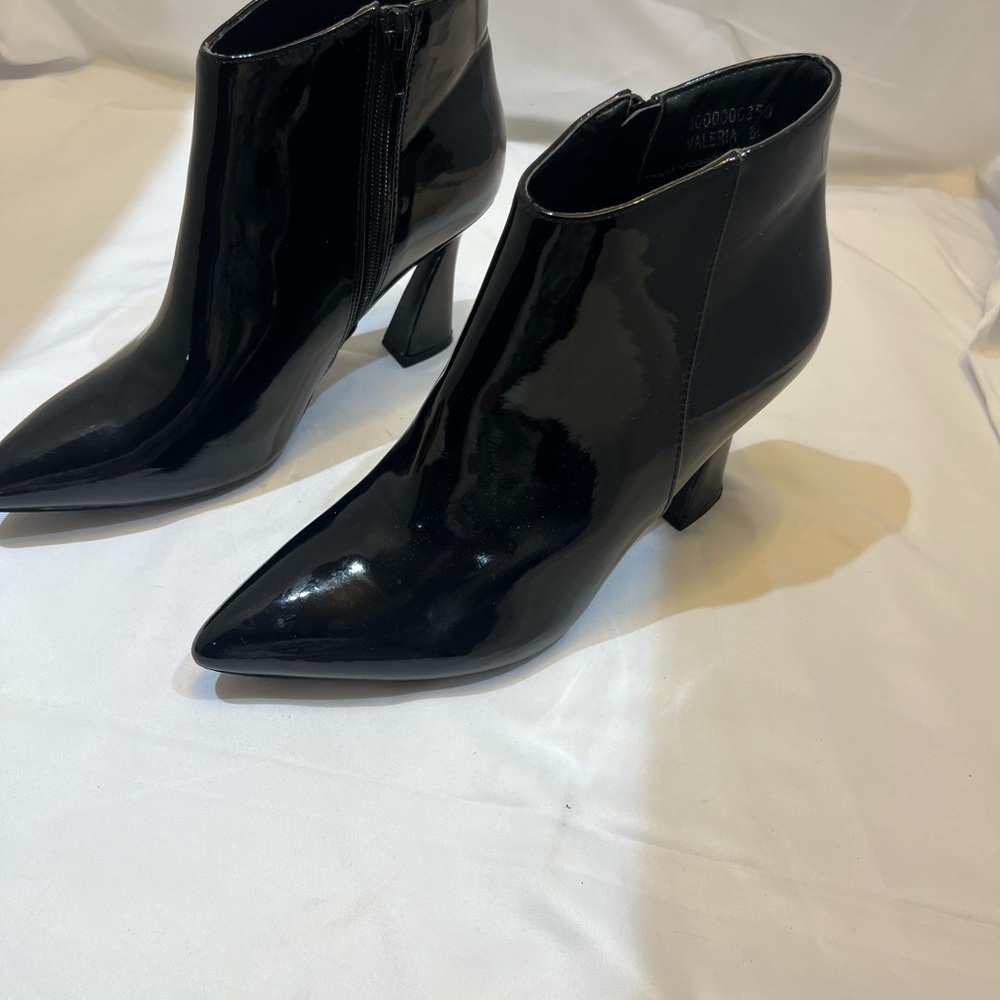 ShuShop Glossy Black Heeled Boots